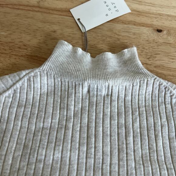 A New Day Women's Oatmeal Mock Turtleneck Ribbed Sweater - Size XS - NWT - Picture 4 of 8